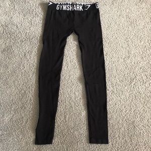 Gym shark leggings